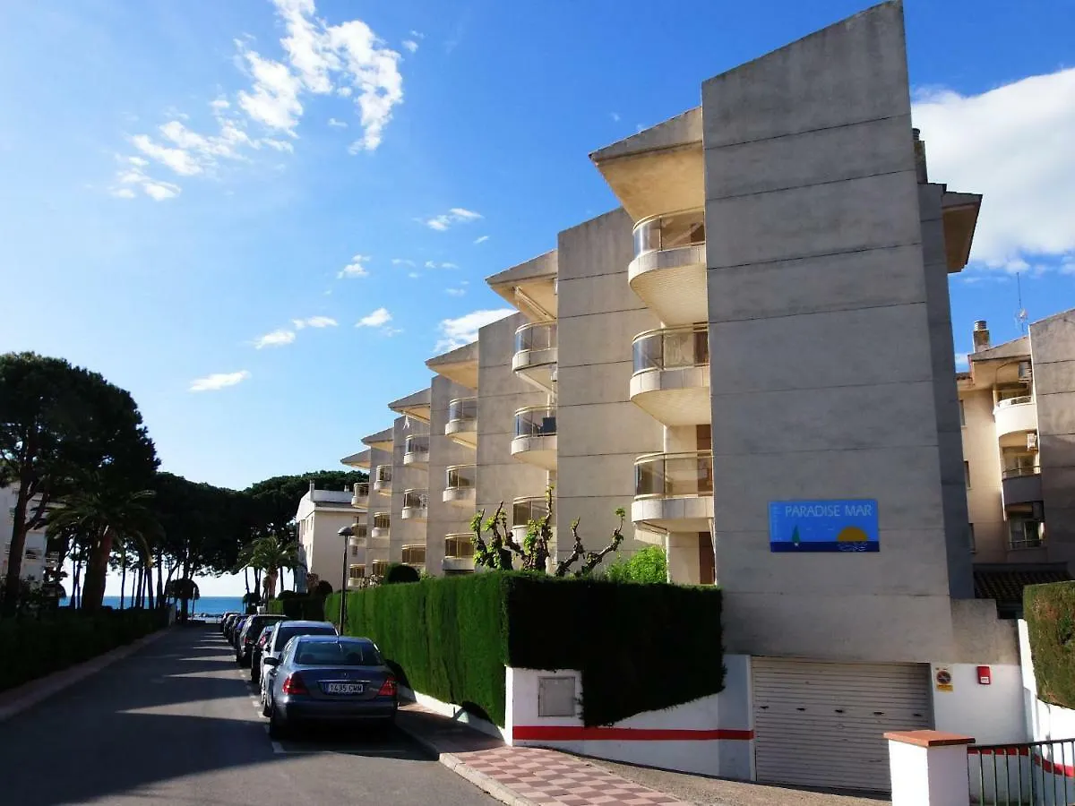 Gran Apartamento: Oasis Privado con Jardín y Piscina Cambrils